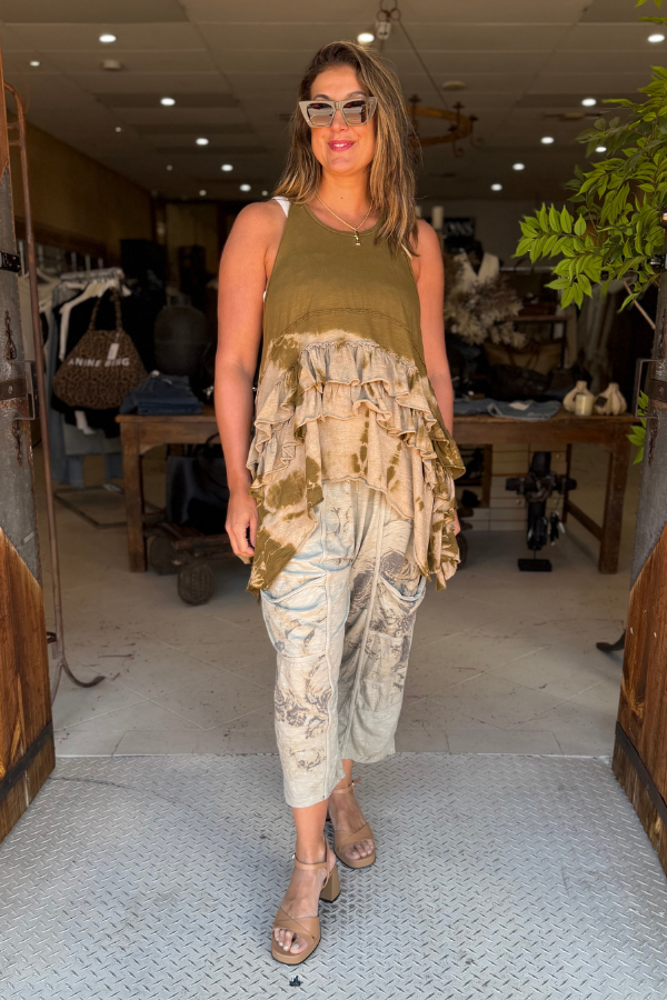 RUFFLE TANK TIE DYE - LIGHT UMBER *