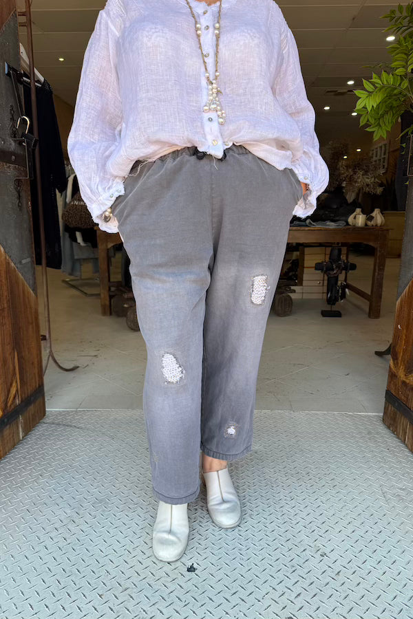 JEANS W/HOLES - FADED BLACK DENIM