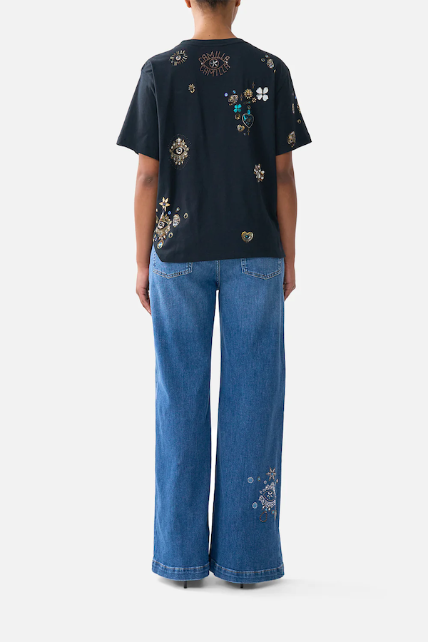 CLASSIC TEE AMULETS AND ALCHEMY