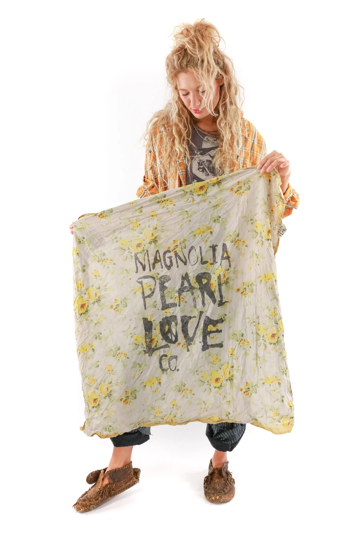 MP LOVE CO FLORAL SCARF 126