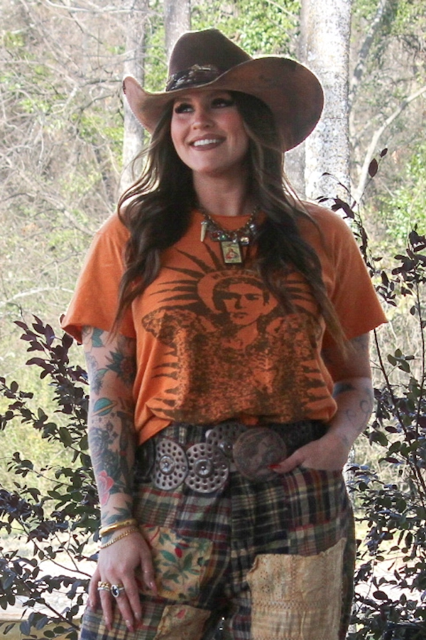 MOON DANCE TEE - RADIANT LOVE