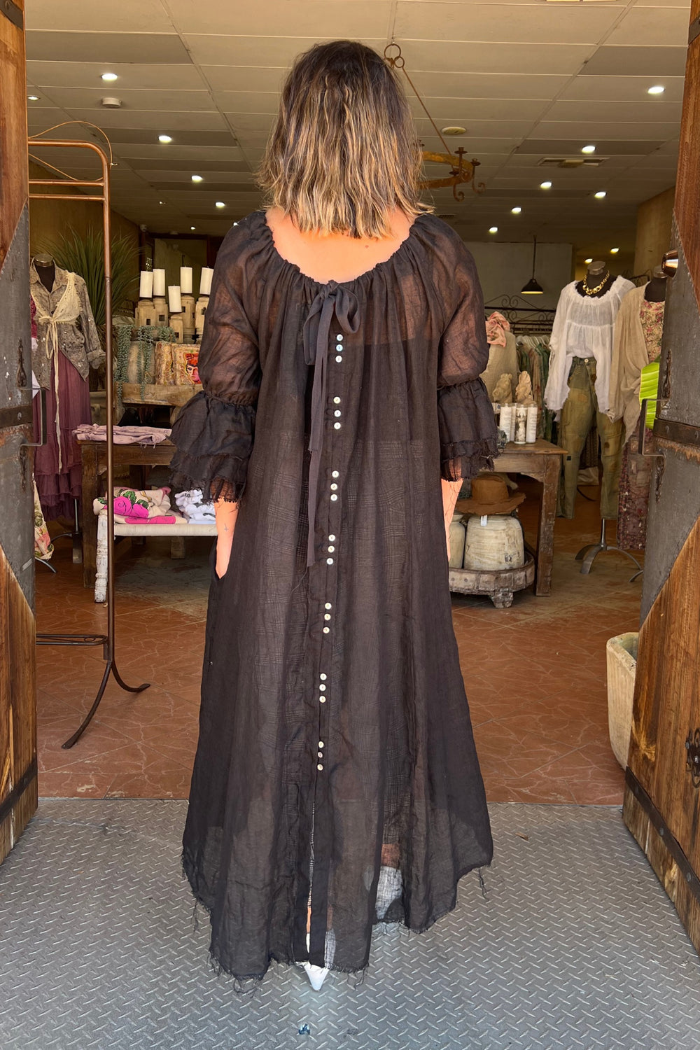 AMANO BUTTON BACK DRESS (LINEN GAUZE) BLACK