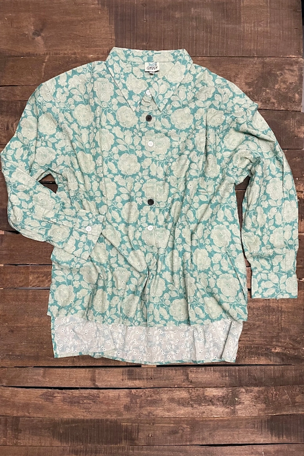 STAR GAZING TOP - TEAL EYELET
