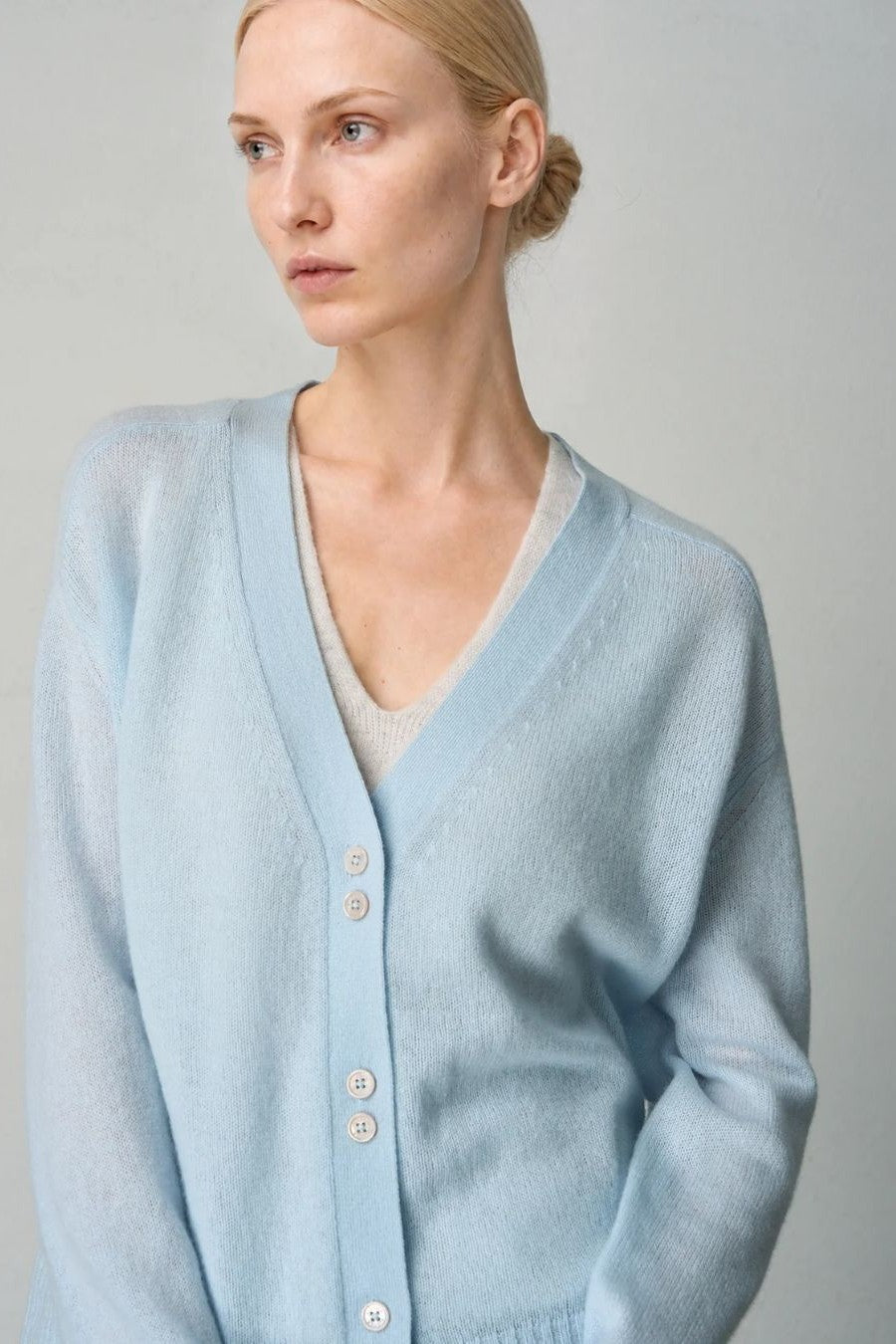 FEATHERWEIGHT CASHMERE CARDI - WHISPER BLUE