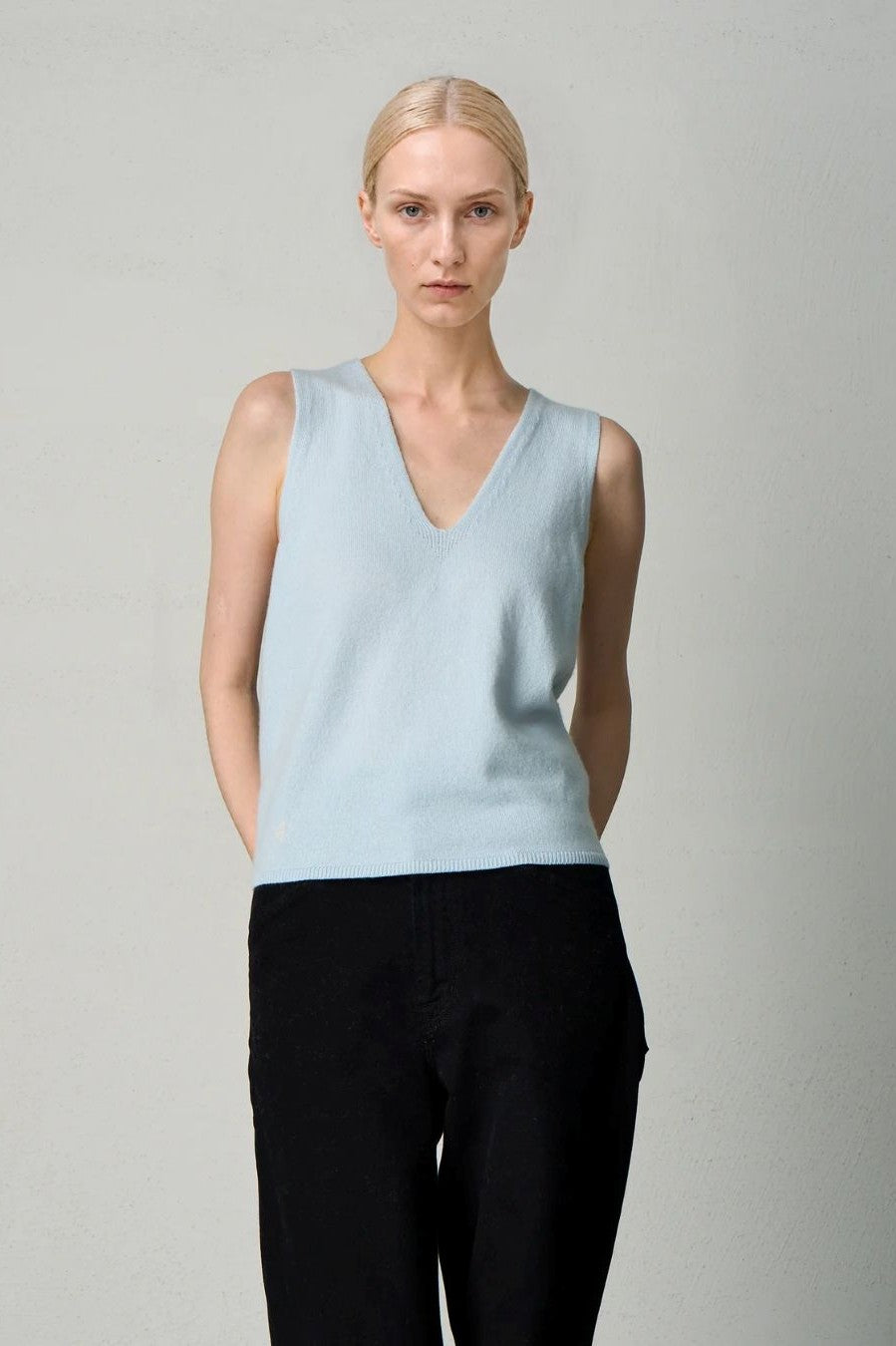 CASHMERE BEST VESTY - WHISPER BLUE