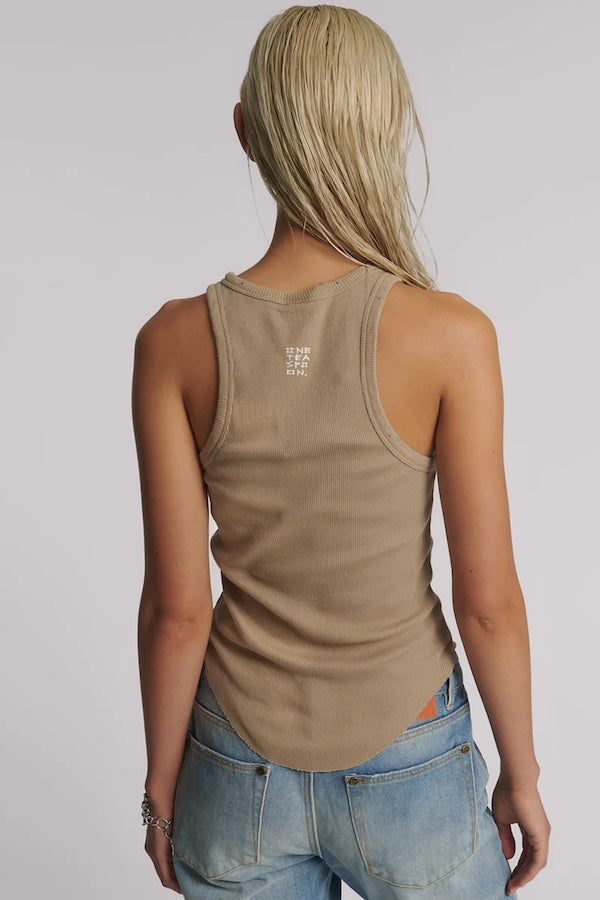 DISTRESSED RAMONE RIB TANK - SAND