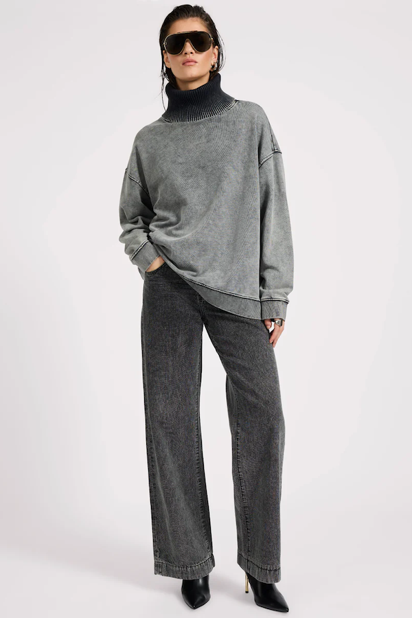 FLEECE ROLL NECK SWEATER - WORN BLACK
