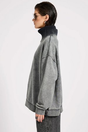 FLEECE ROLL NECK SWEATER - WORN BLACK
