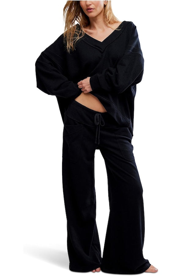 STAYCATION PULLOVER - BLACK