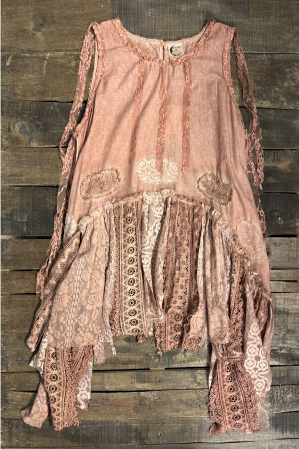 MOVE WITH THE WIND TANK - BRICK