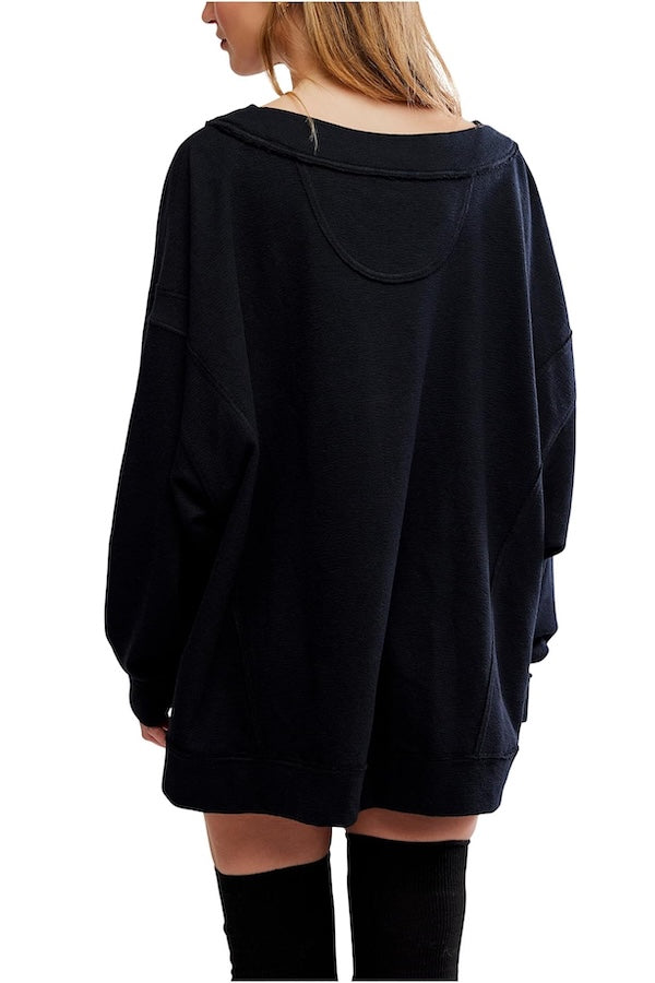 STAYCATION PULLOVER - BLACK