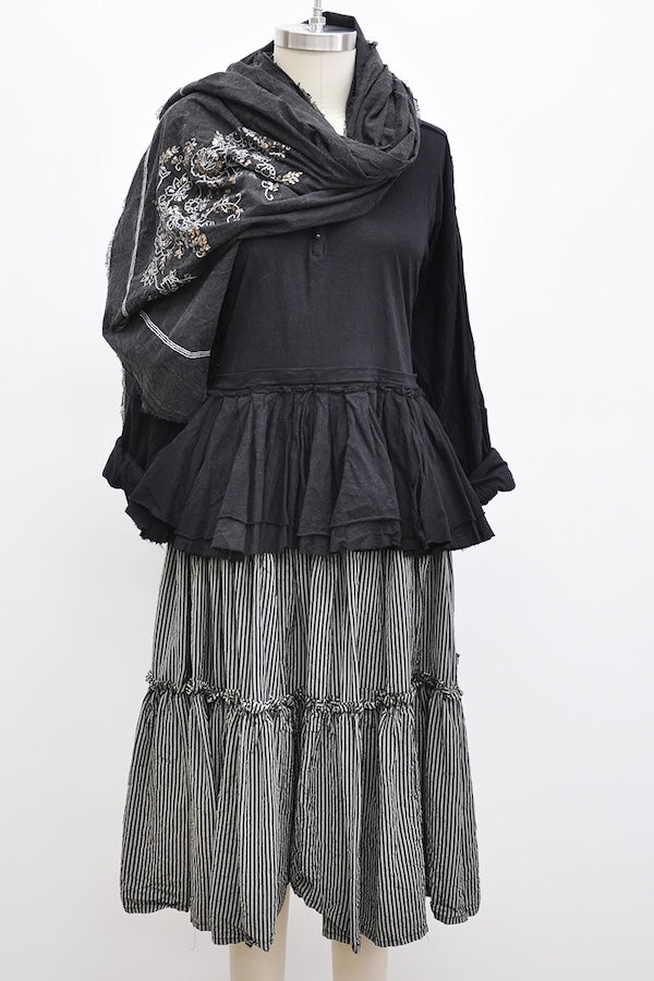 LONG CHARLOTTE TEE - BLACK