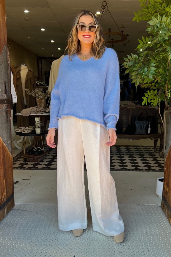 LIGHT WEIGHT V-NECK SWEATER - SKY