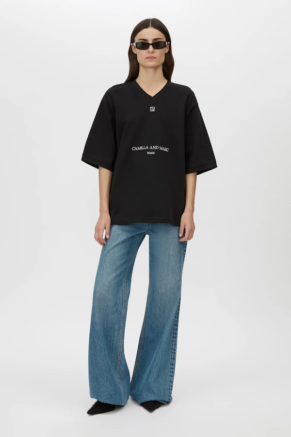 LARISSA LOGO TEE - BLACK