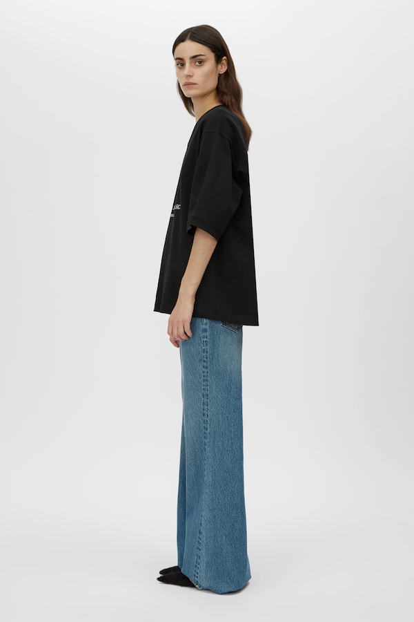 LARISSA LOGO TEE - BLACK
