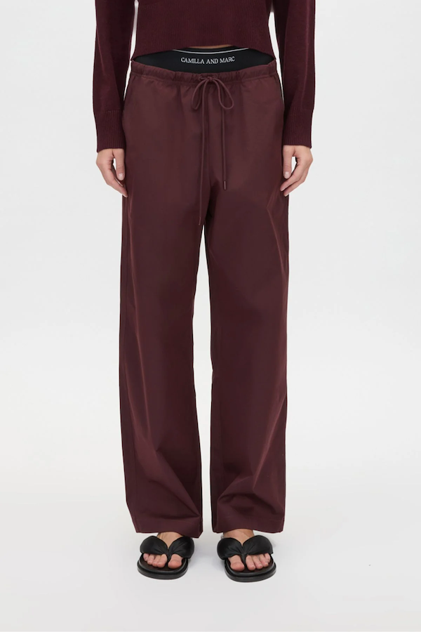 DIA ELASTIC DETAIL PANT - BURGUNDY