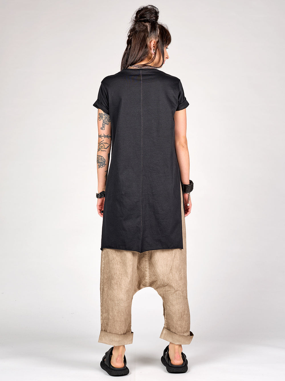 EVITA T-SHIRT - BLACK