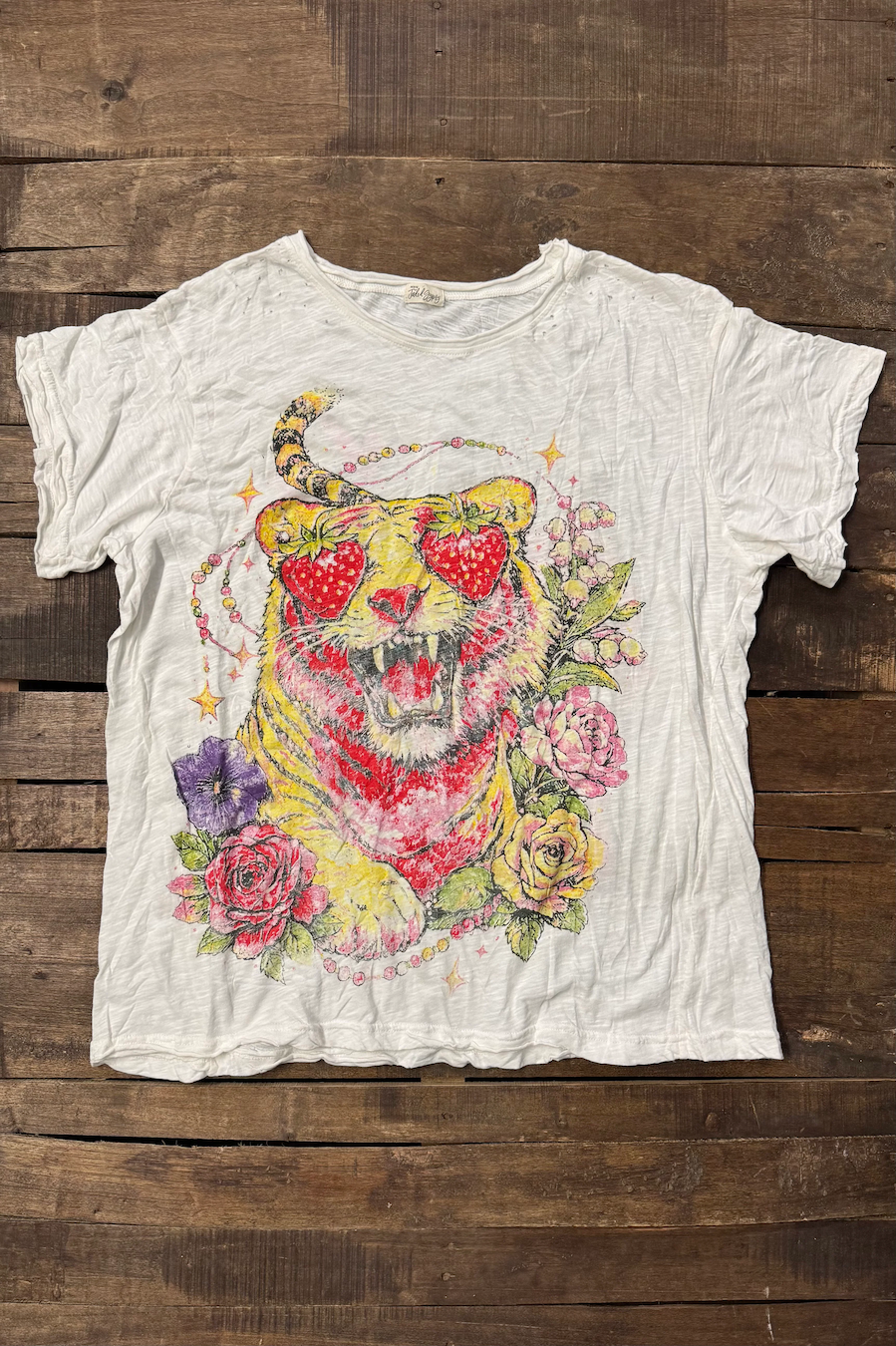 WORN AND WEATHERED TEE - TIGERS LOVE