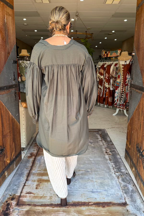 AMANO PIN TUCK SILK/CCOTTON TOP - KHAKI