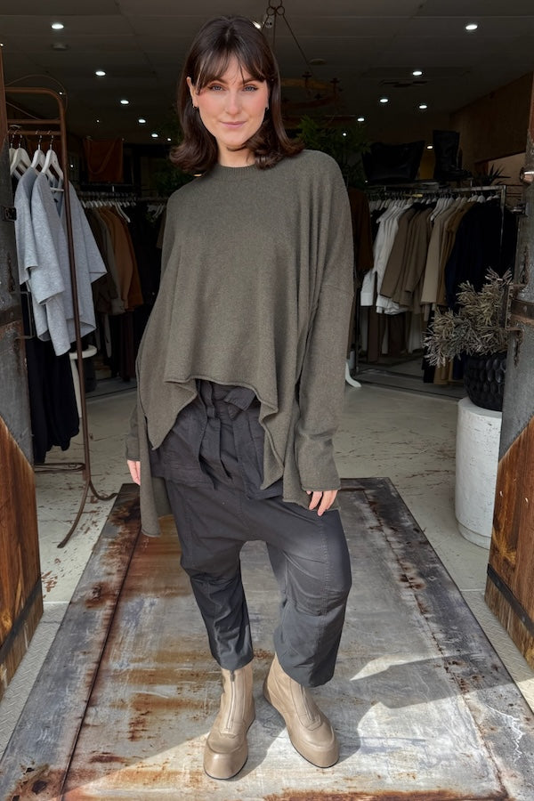 TIERRA KNITTED TOP - ARMY GREEN