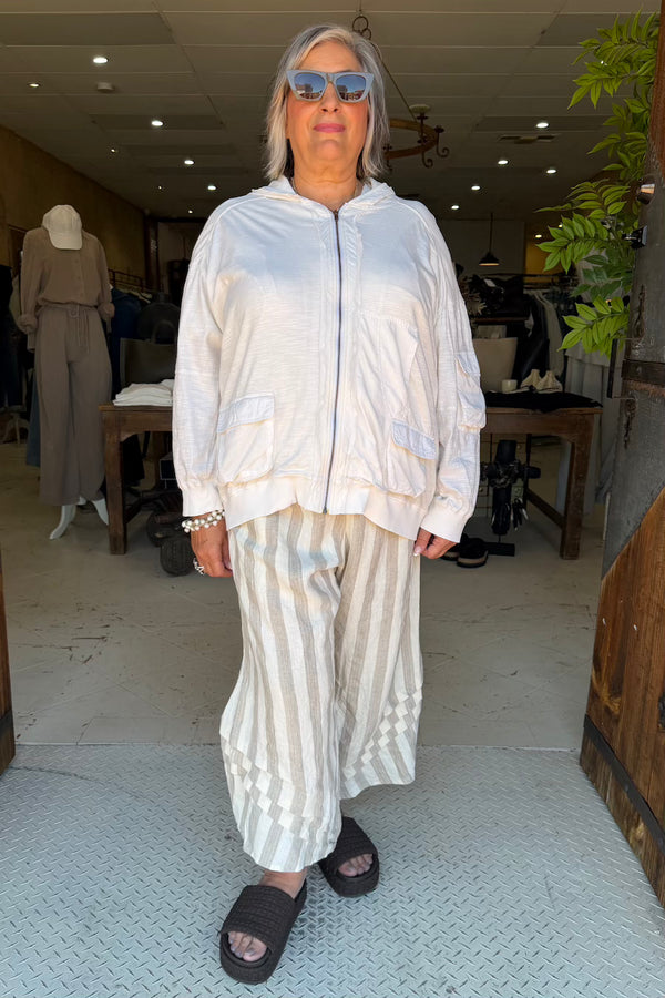 BOMBER JACKET - CREAM