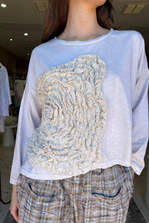 CROP CABBAGE ROSE T-SHIRT LONG SLEEVE - ALABASTER