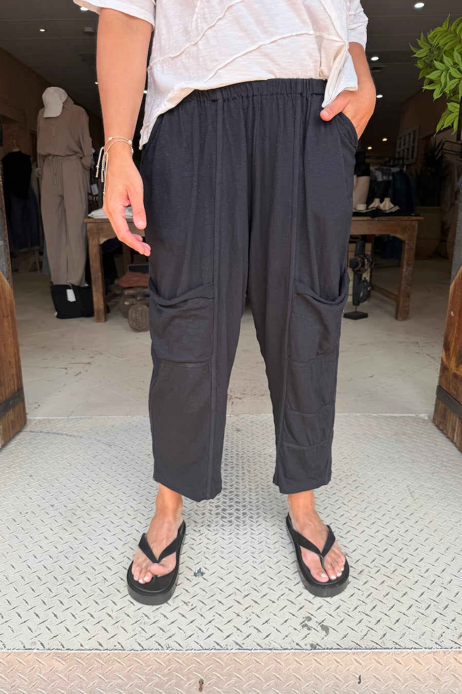 SEAMED JOGGERS - BLACK