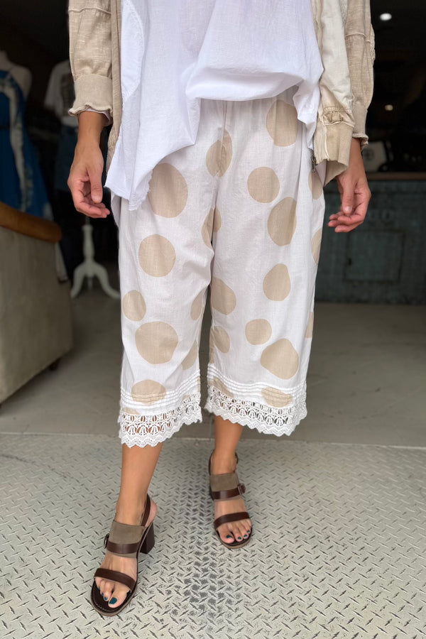 BLOOMERS - WHITE WITH OAT DOT