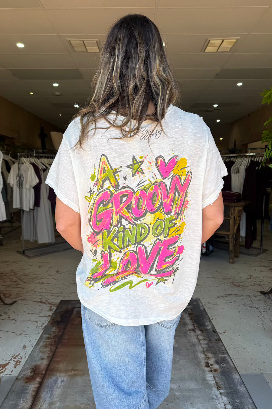 WORN AND WEATHERED TEE - TIGERS LOVE