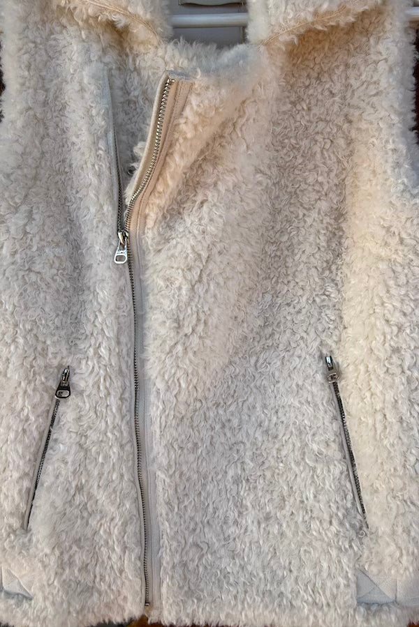 DOLLY VEST