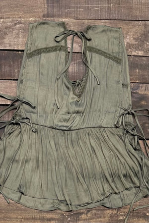SOFT SPOKEN TOP - OLIVE