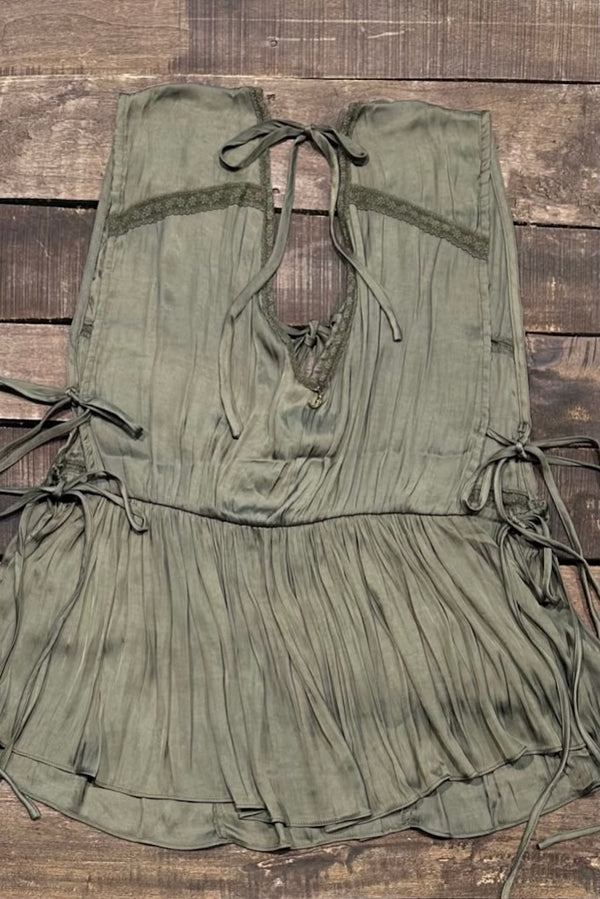 SOFT SPOKEN TOP - OLIVE