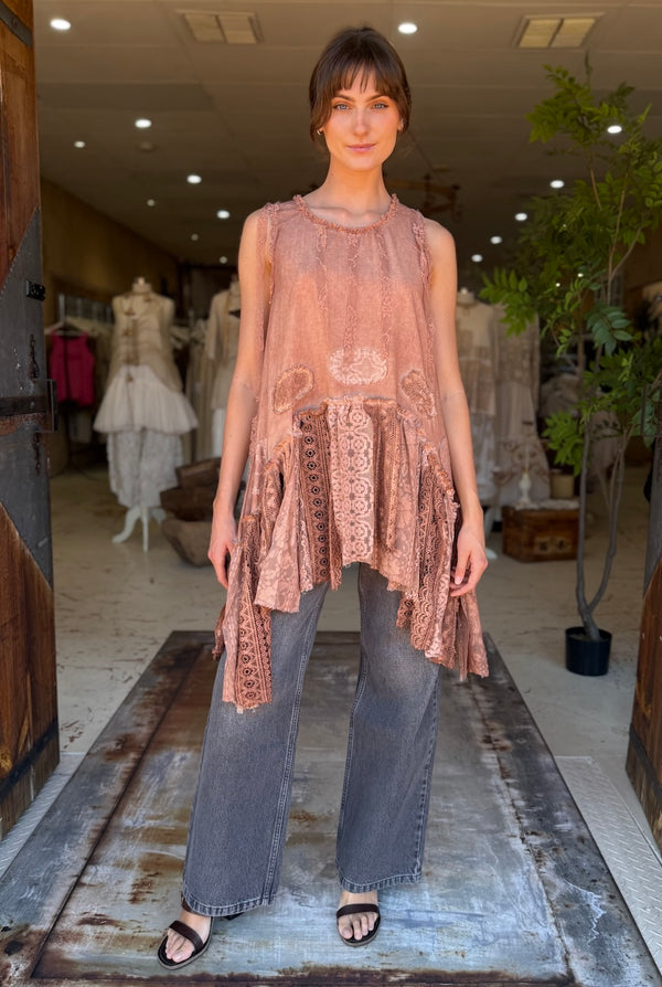 MOVE WITH THE WIND TANK - BRICK