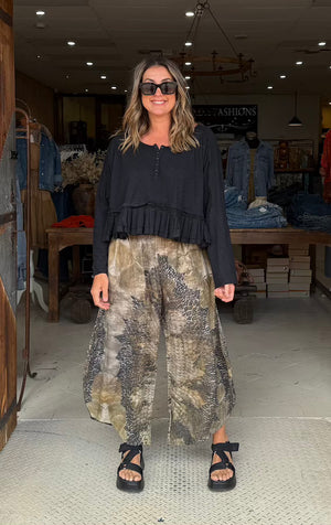 LONG CHARLOTTE TEE - BLACK