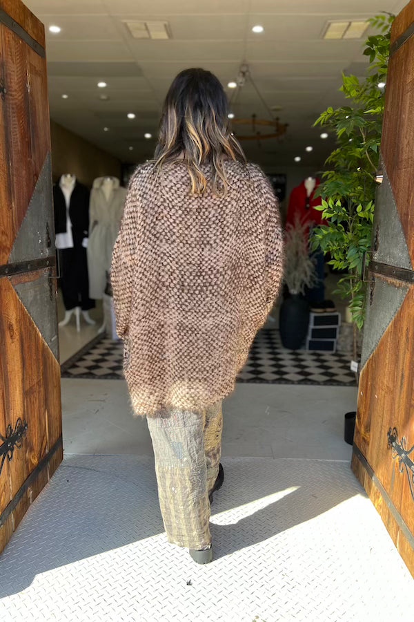HAND LOOM TWO TONE SWEATER - MOCCA NUDE