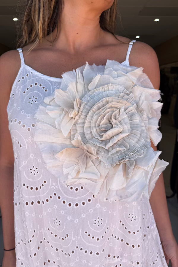 BAKERY FLOWER PIN - OAT