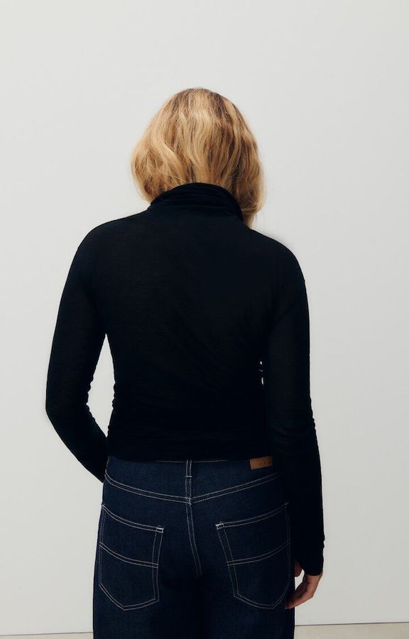 MASSACHUSETTS ROLL NECK SKIVVY