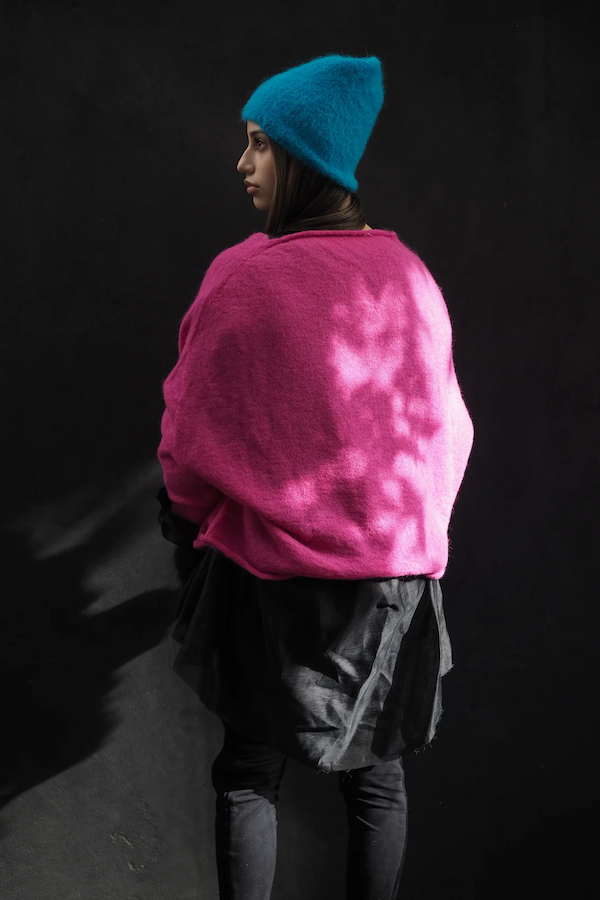 LIGHT WEIGHT V-NECK SWEATER - CANDY PINK