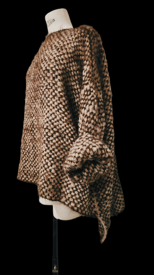 HAND LOOM TWO TONE SWEATER - MOCCA NUDE