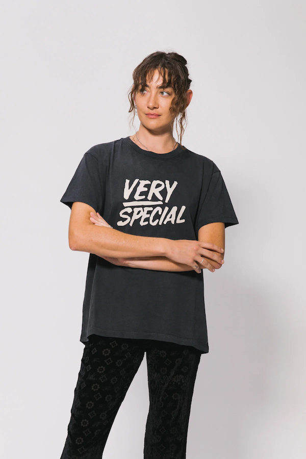 VINTAGE BLACK VERY SPECIAL LOGO TEE