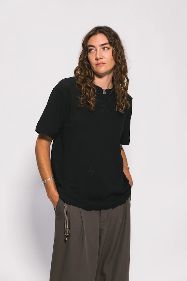 MESH FITTED TEE - BLACK