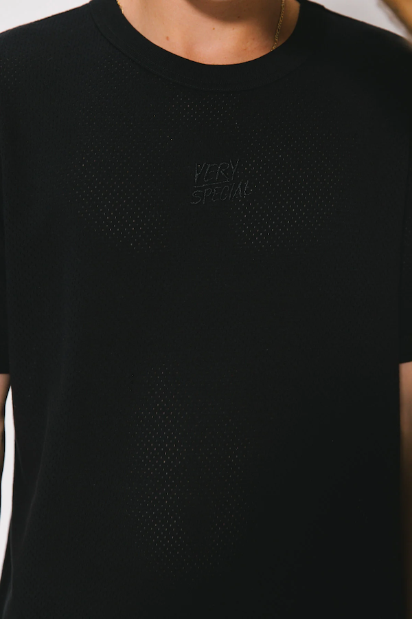 MESH FITTED TEE - BLACK