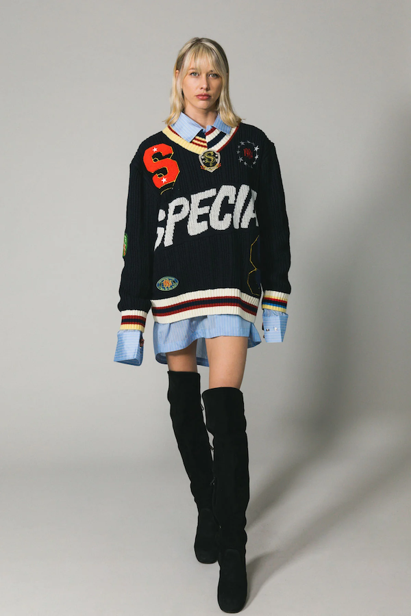 NAVY PATCH KNIT SWEATER