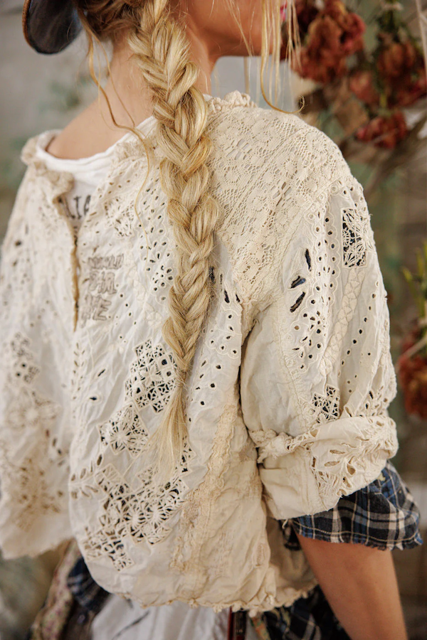 EYELET ADELISE BLOUSE - TOP 2260 ANTIQUE WHITE