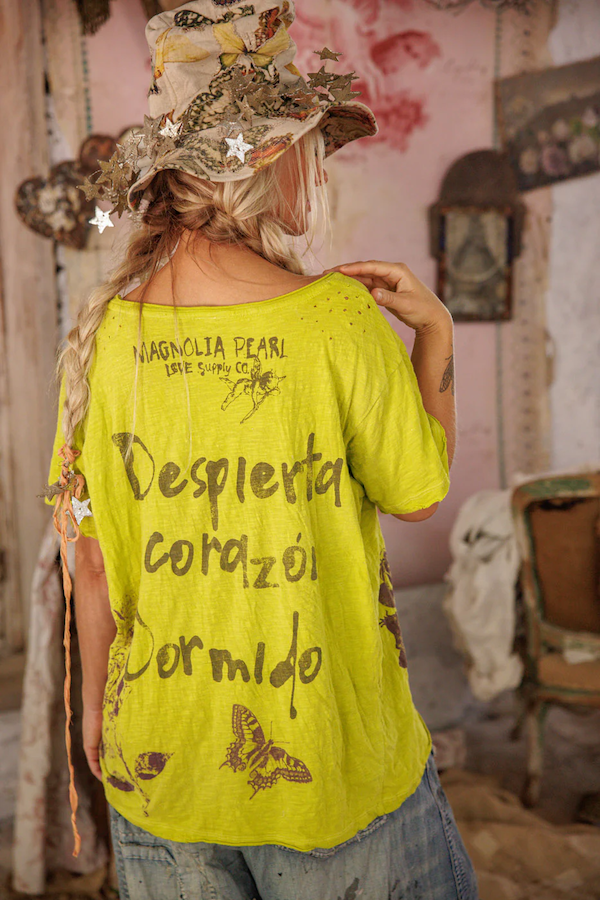 BUTTERFLY DESPIERTA CORAZON TEE - TOP 2309