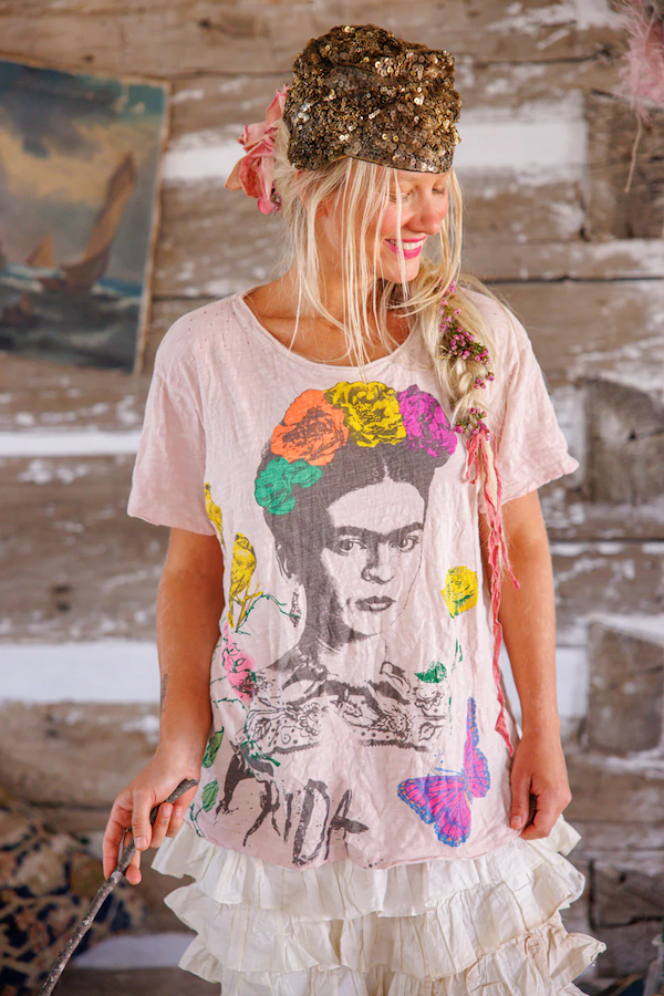 FRIDA ART IS THE REMEDY TEE - TOP 2310