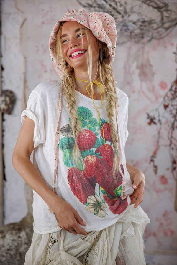 STRAWBERRY BLOOMS TEE - TOP 2361