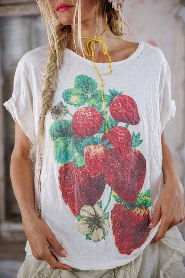 STRAWBERRY BLOOMS TEE - TOP 2361