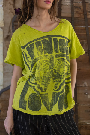 VENICE LOVER BUTTERFLY TEE - TOP 2440 YELLOW PLUM