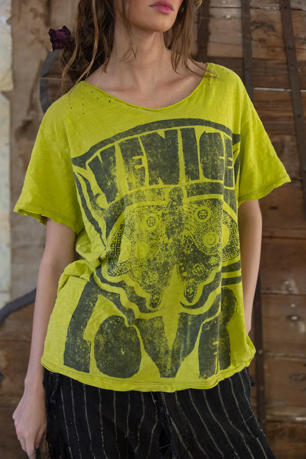VENICE LOVER BUTTERFLY TEE - TOP 2440 YELLOW PLUM